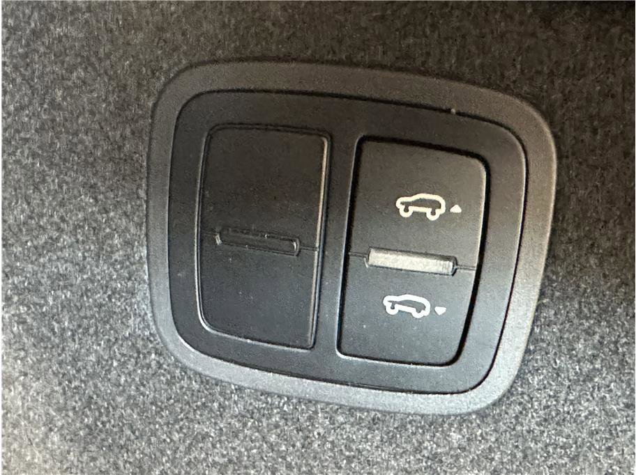 Used 2018 Porsche Macan Sport Edition image 27