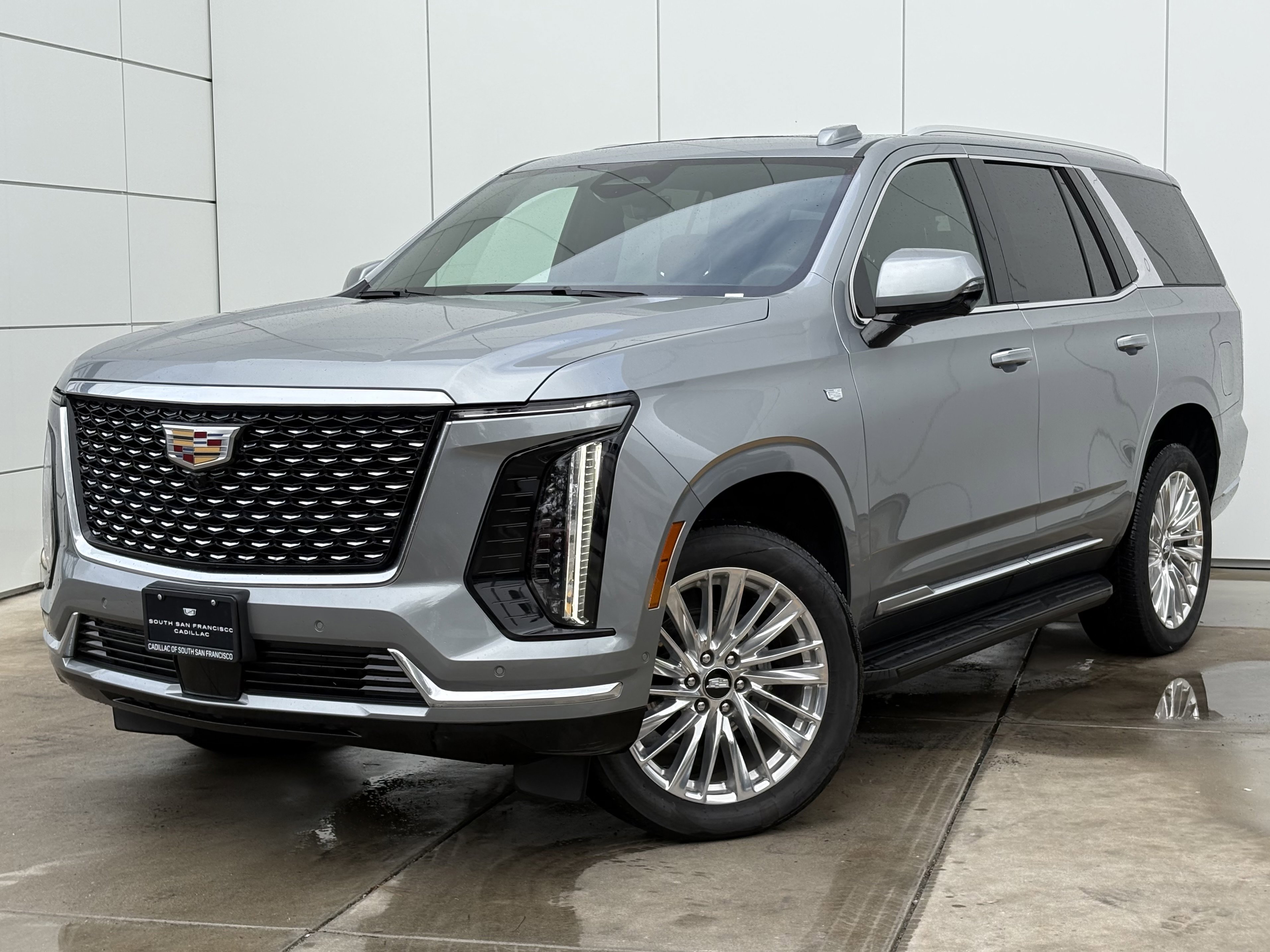 Used 2025 Cadillac Escalade Premium Luxury image 2