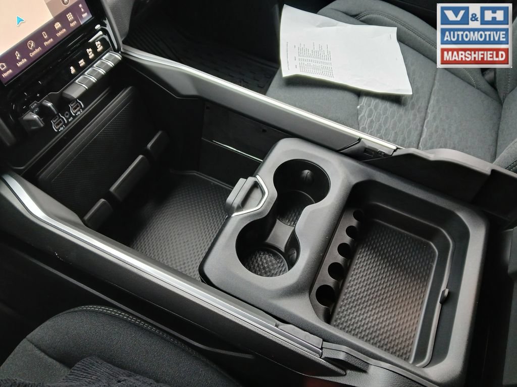 New 2026 RAM 2500 Big Horn AWD/4WD image 24
