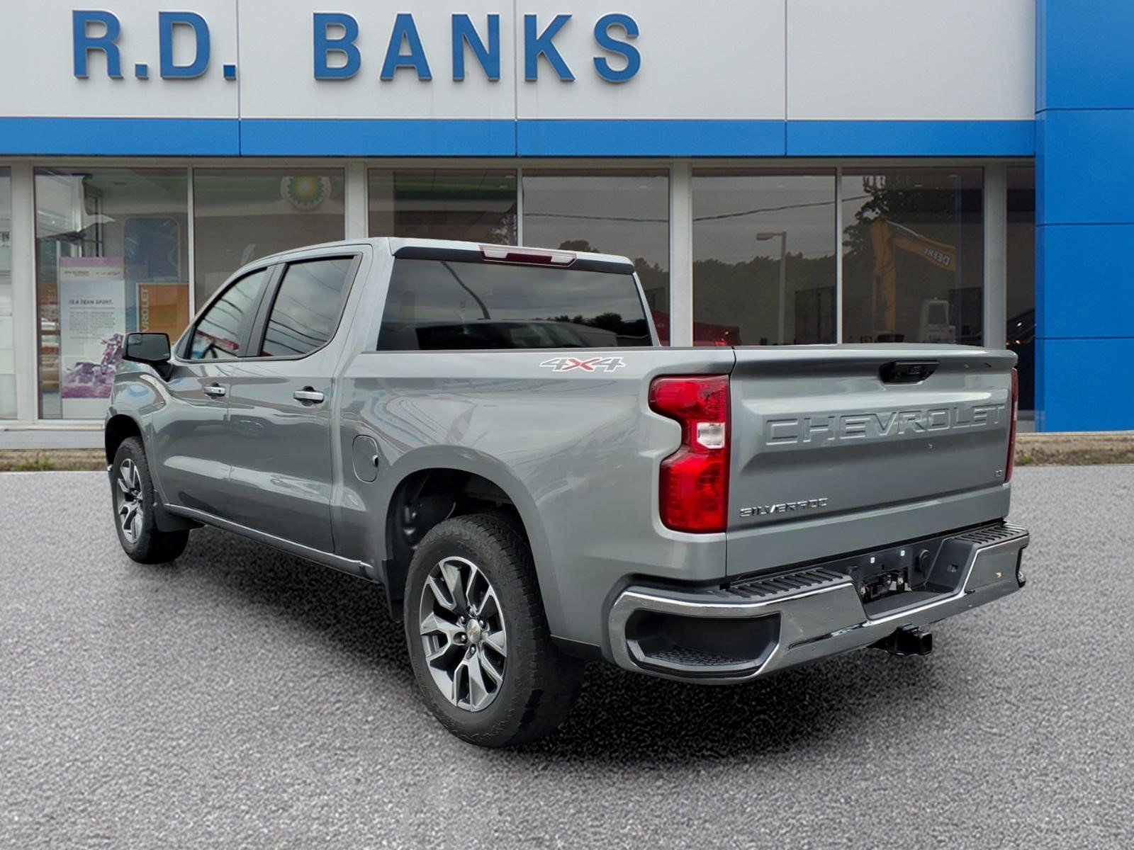 Used 2024 Chevrolet Silverado 1500 LT AWD/4WD image 3