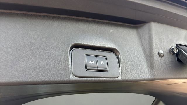 Used 2023 Nissan Rogue SV w/ SV Premium B Package FWD image 35