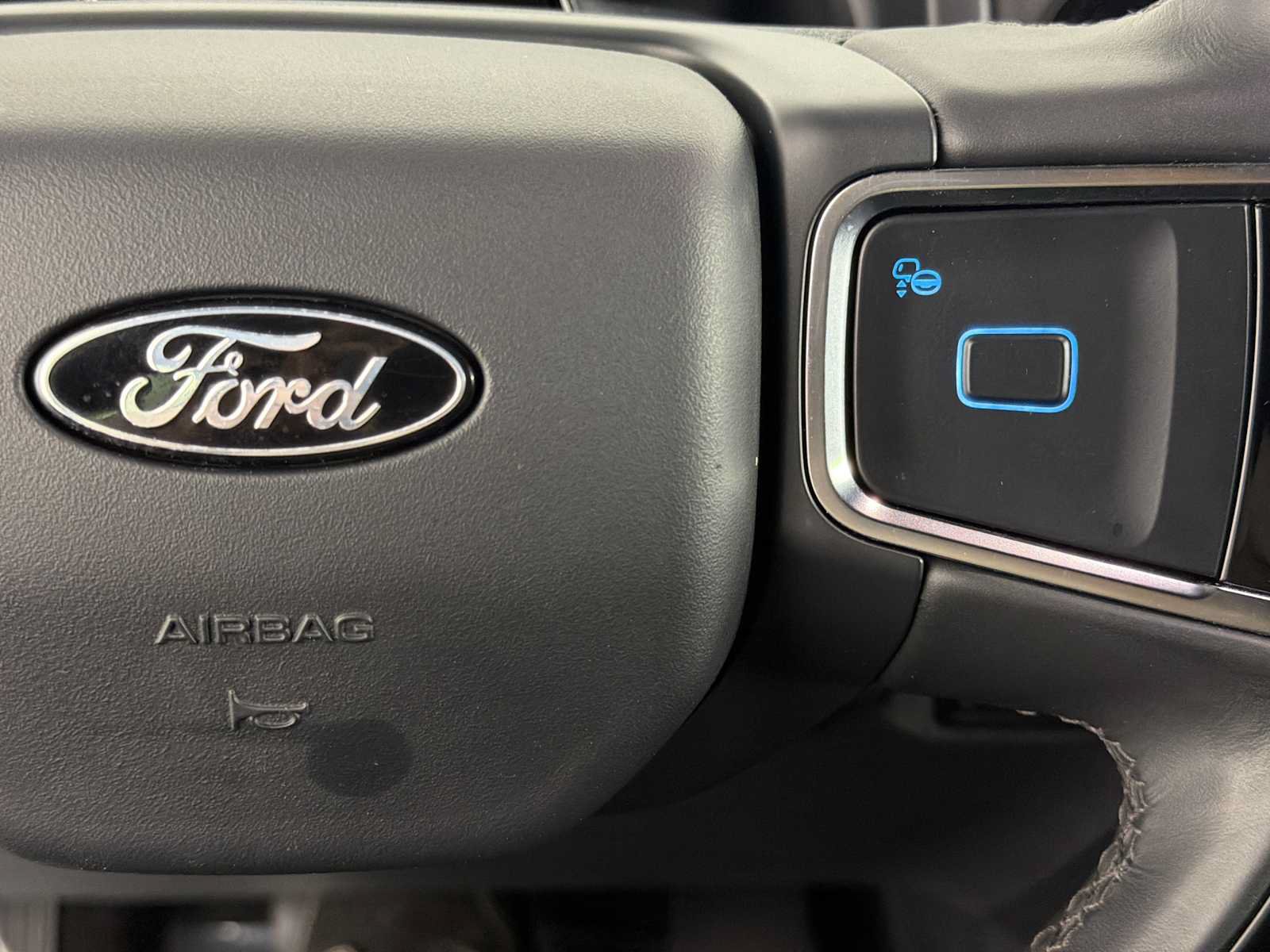 Used 2025 Ford Expedition Tremor AWD/4WD image 33