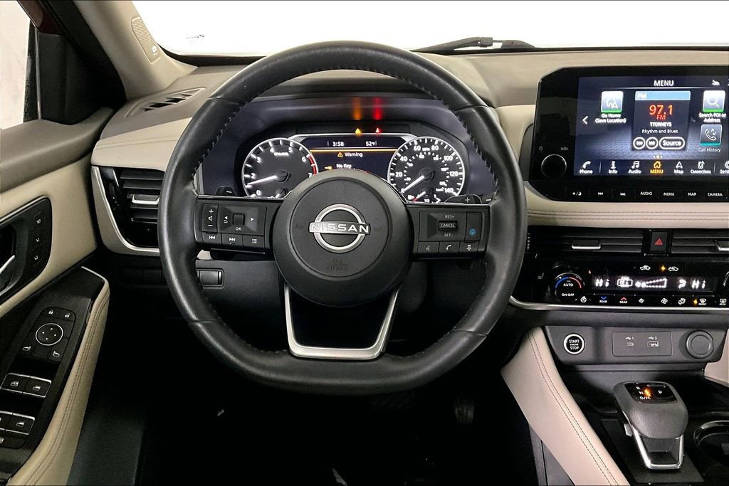 Used 2023 Nissan Rogue SL w/ SL Premium Package image 5