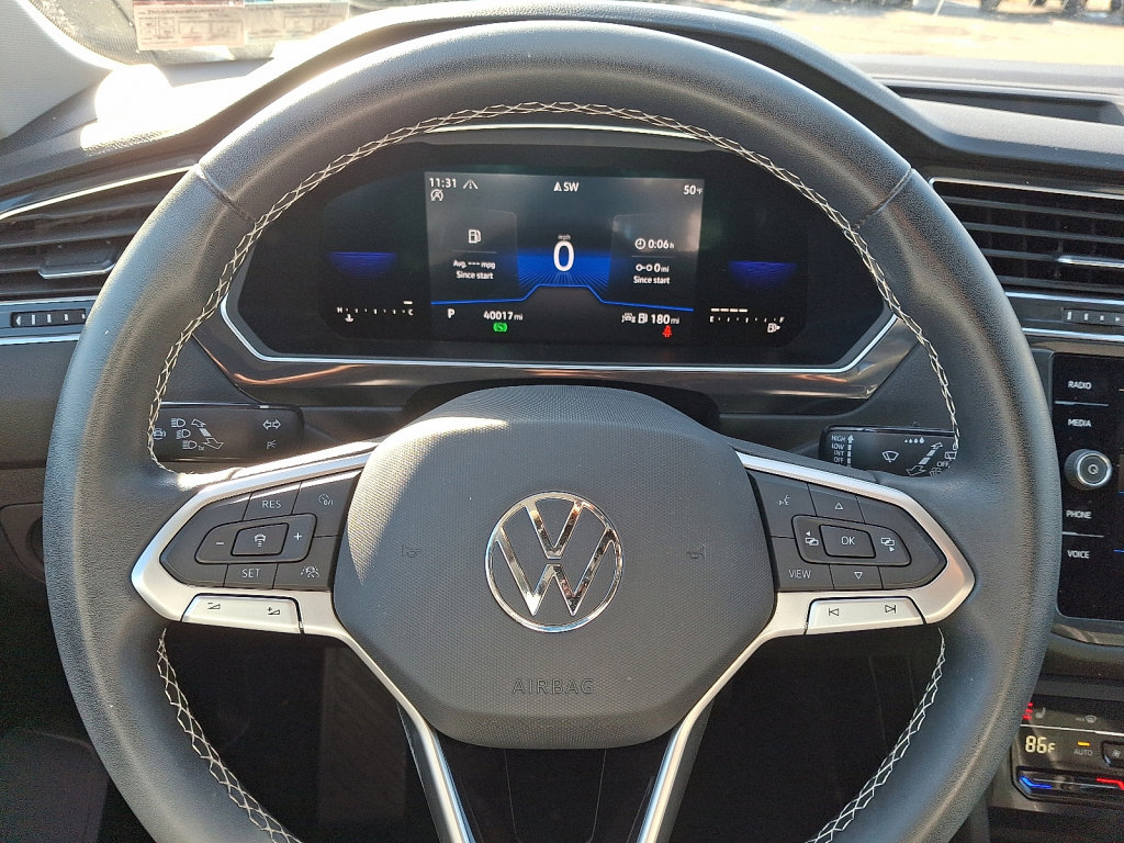 Used 2023 Volkswagen Tiguan SE image 26