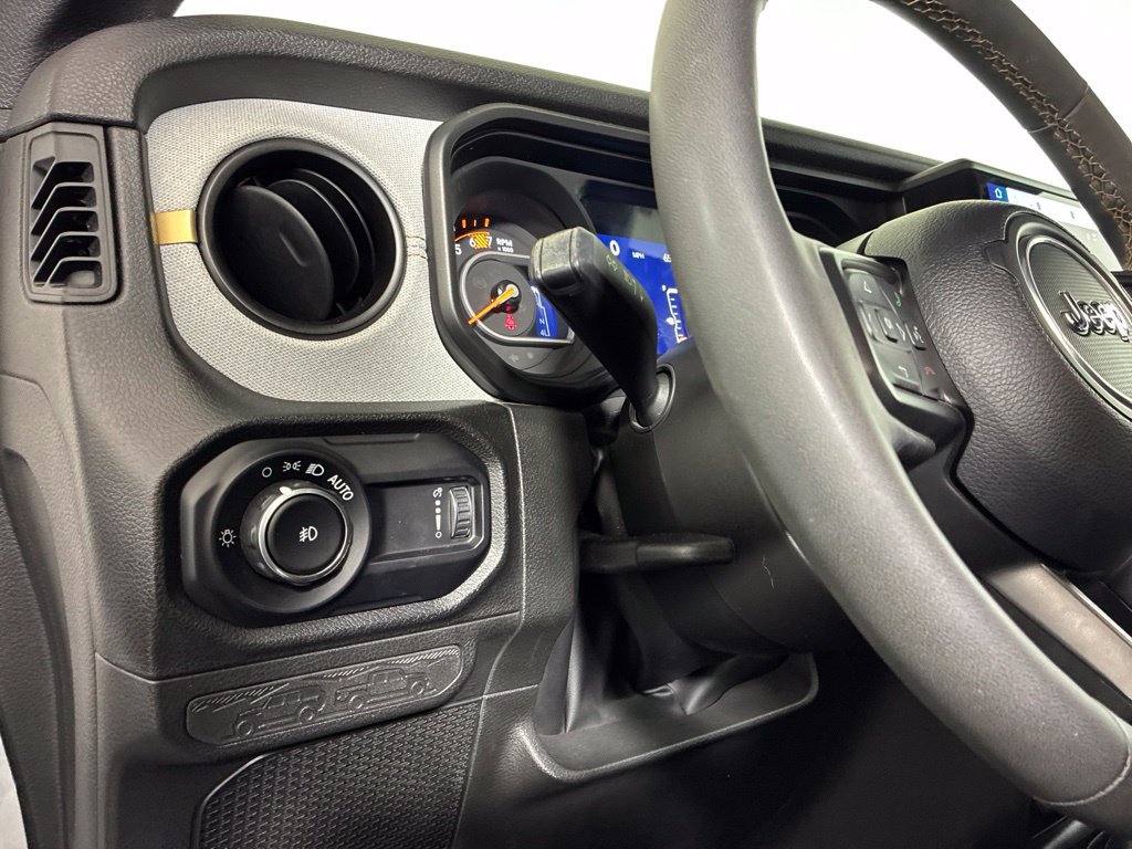 Used 2024 Jeep Wrangler Unlimited Sport AWD/4WD image 17