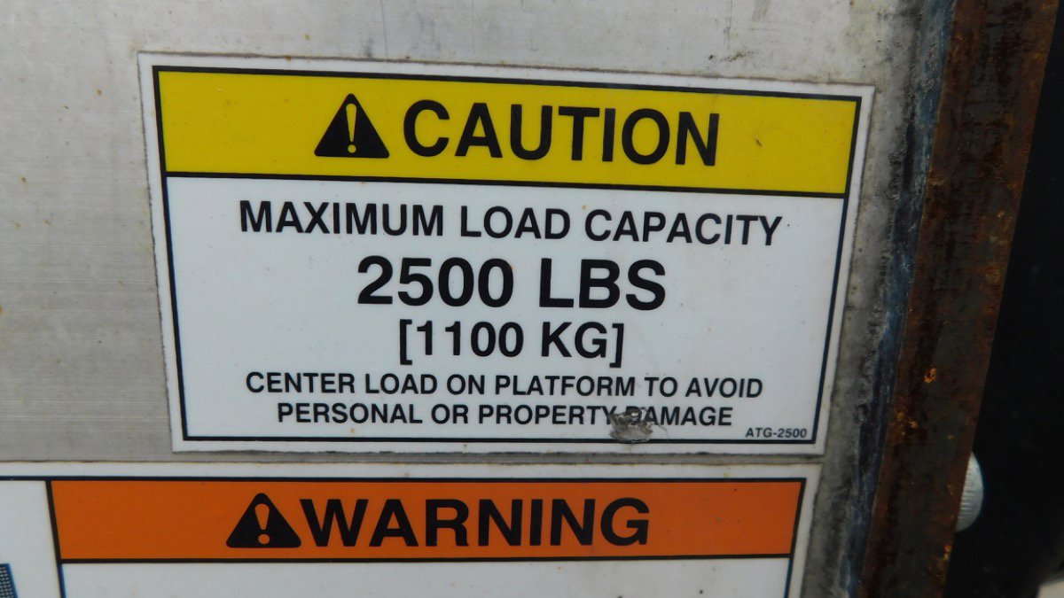 Used 2020 Isuzu NPR image 33