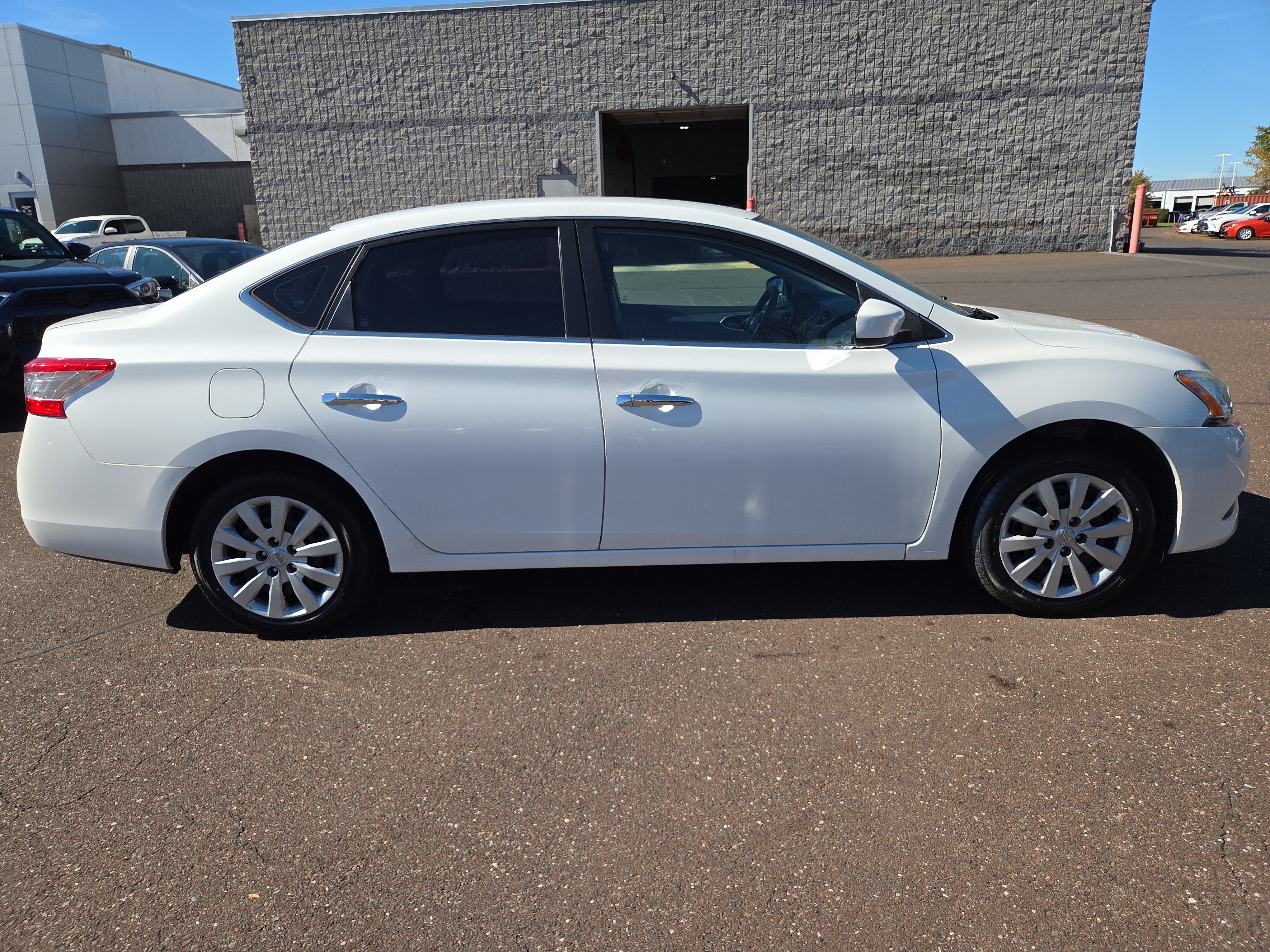Used 2014 Nissan Sentra S FWD image 2