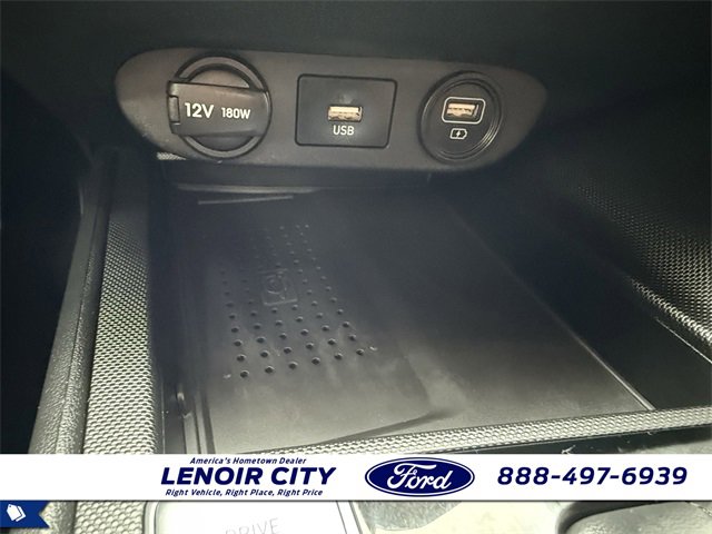 Used 2023 Hyundai Elantra SEL w/ Convenience Package image 24