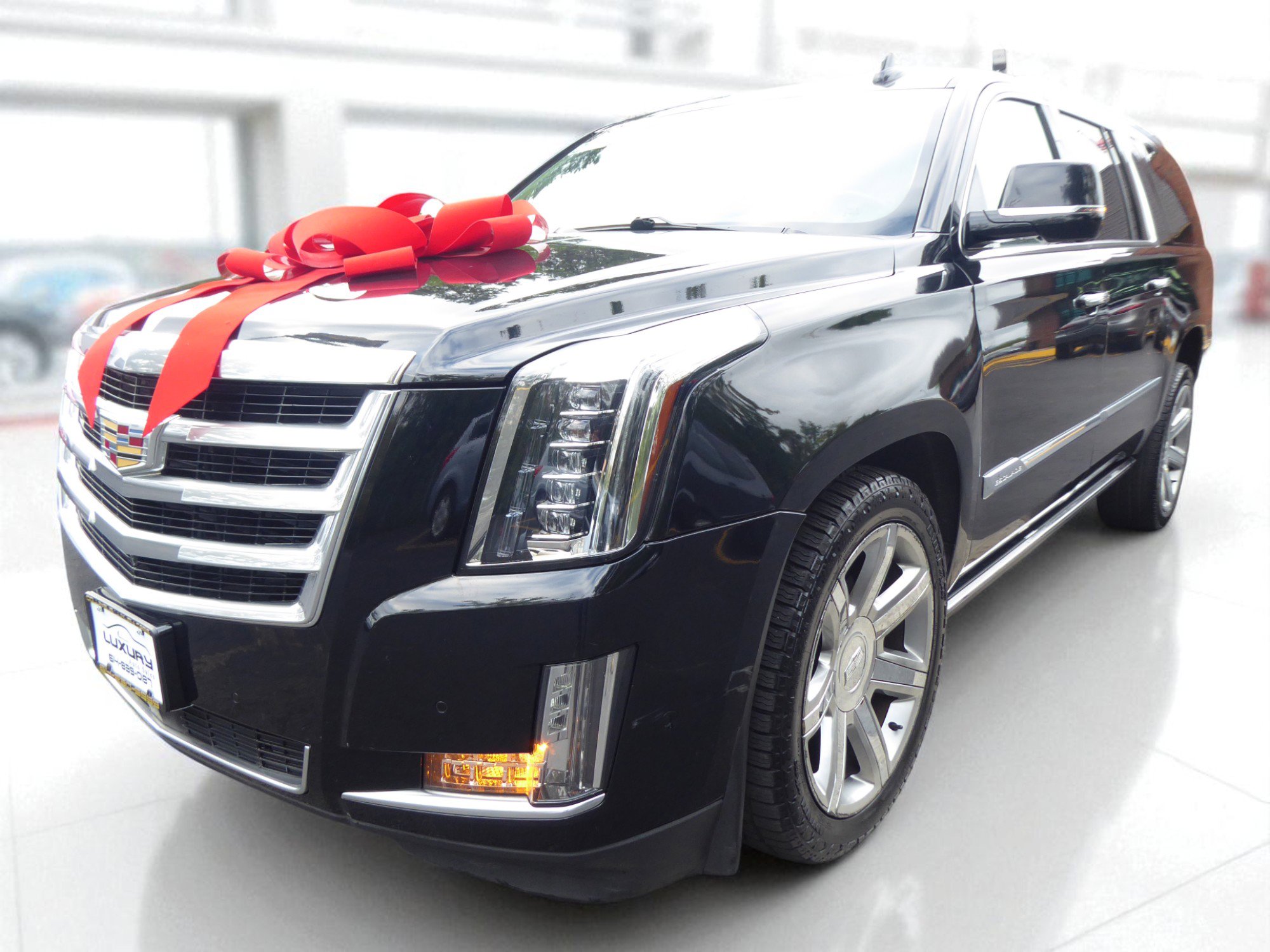 Used 2020 Cadillac Escalade ESV Premium Luxury image 5