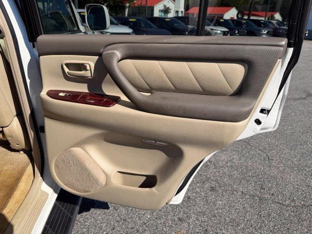 Used 2006 Toyota Land Cruiser w/ Convenience Pkg AWD/4WD image 30