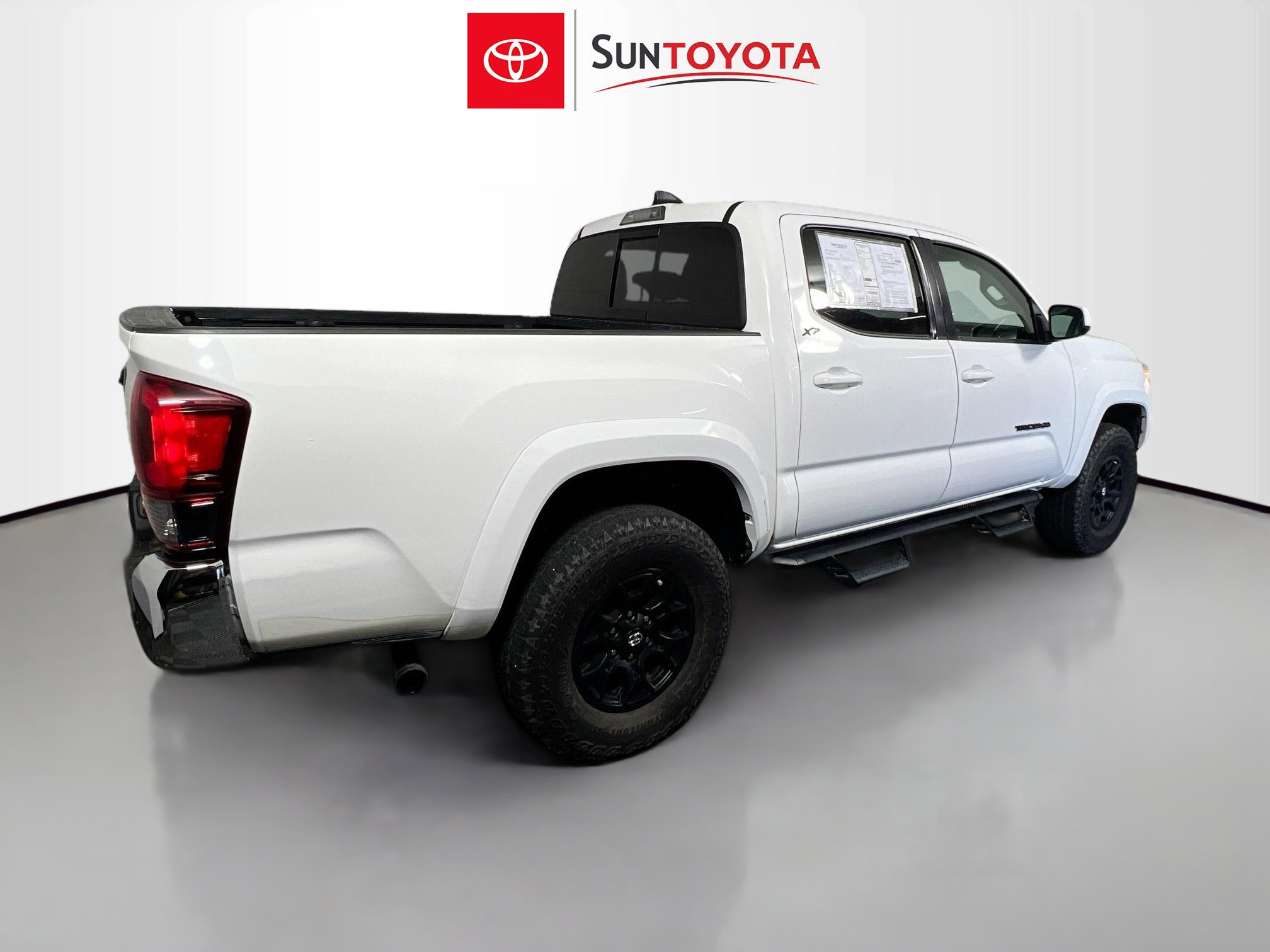 Used 2022 Toyota Tacoma SR5 RWD image 4