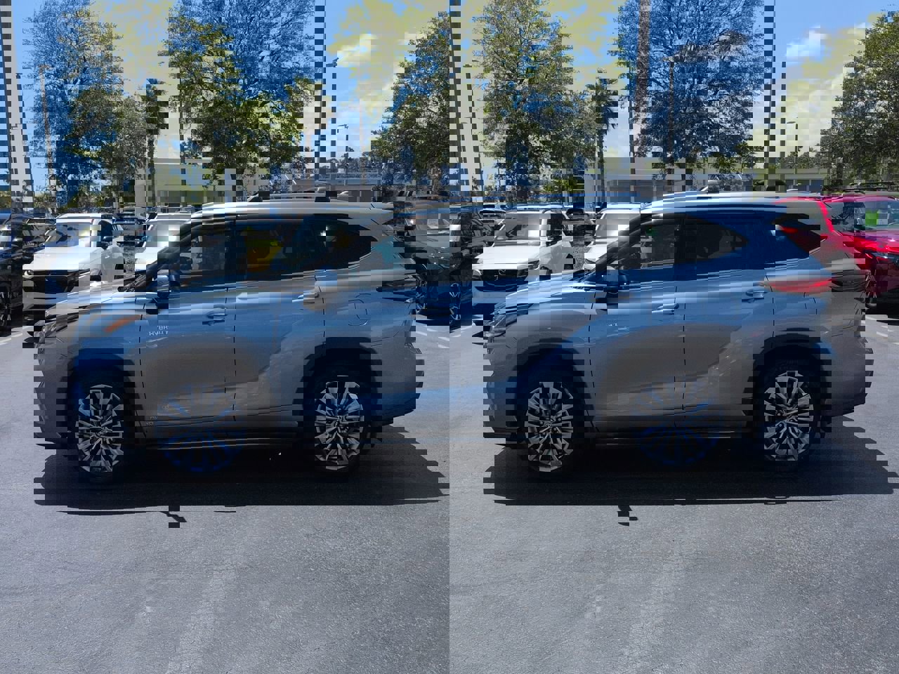 Used 2021 Toyota Highlander Platinum image 6