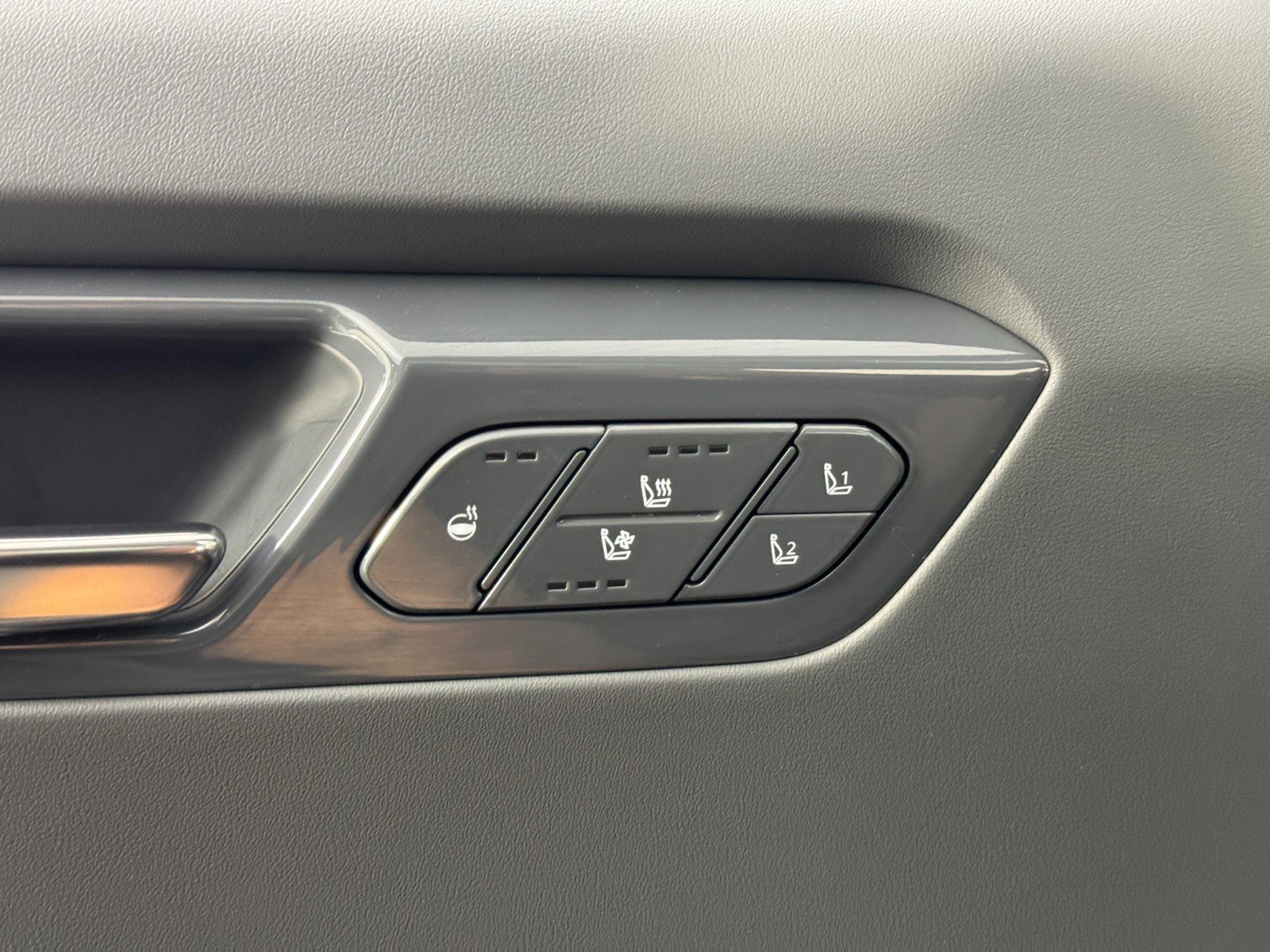 Used 2026 Kia EV9 Land image 18