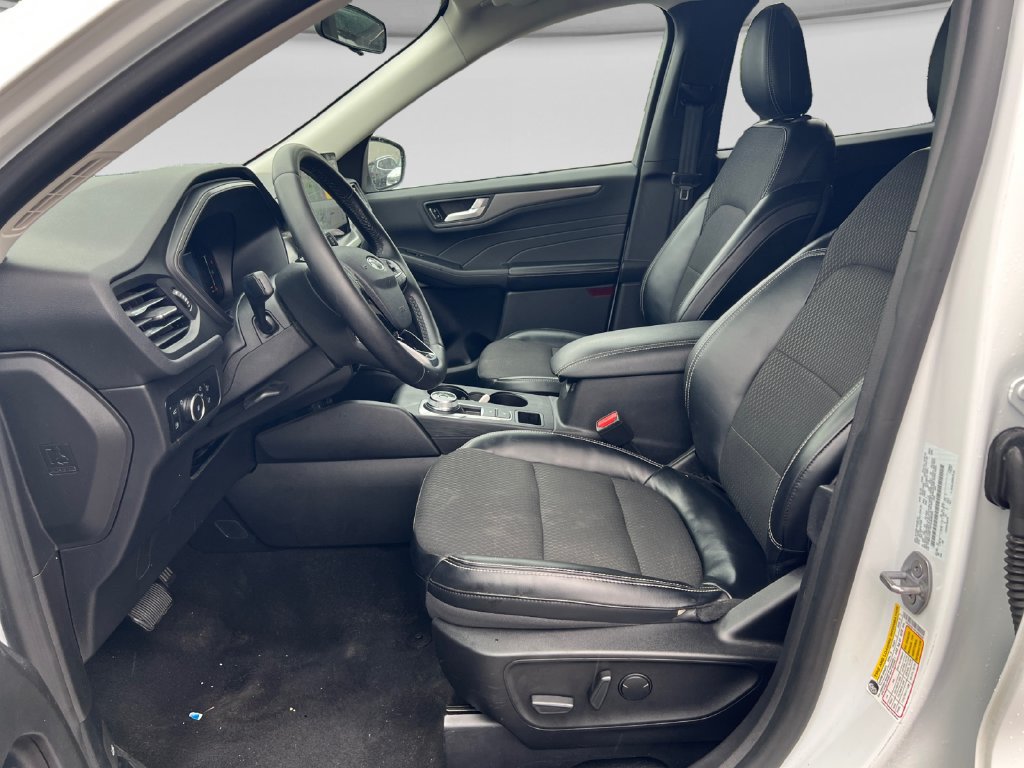 Used 2023 Ford Escape SE FWD image 16