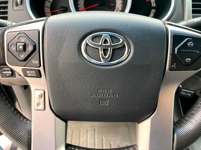 Used 2015 Toyota Tacoma TRD Pro image 21