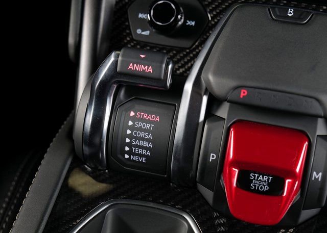 Used 2022 Lamborghini Urus image 18