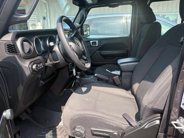 Used 2018 Jeep Wrangler Unlimited Sport AWD/4WD image 11