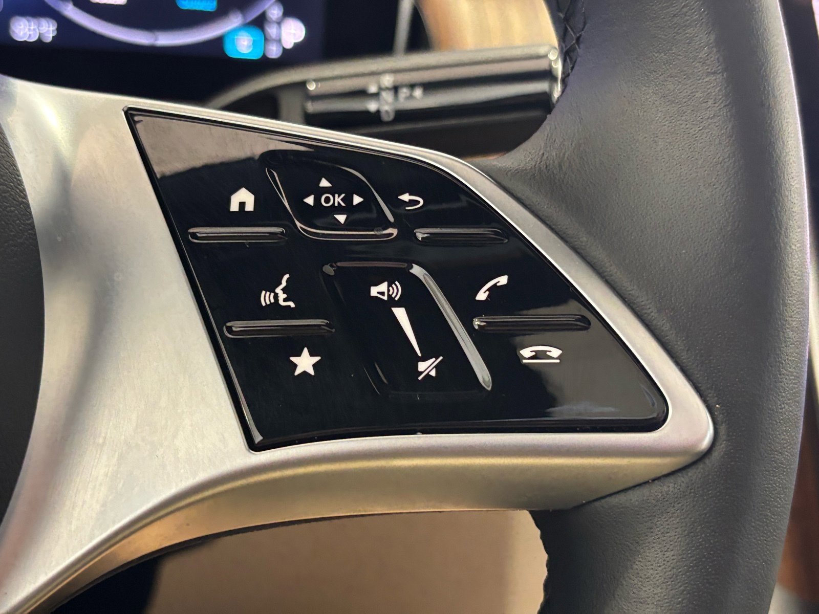 Used 2024 Mercedes-Benz GLC 300 image 42