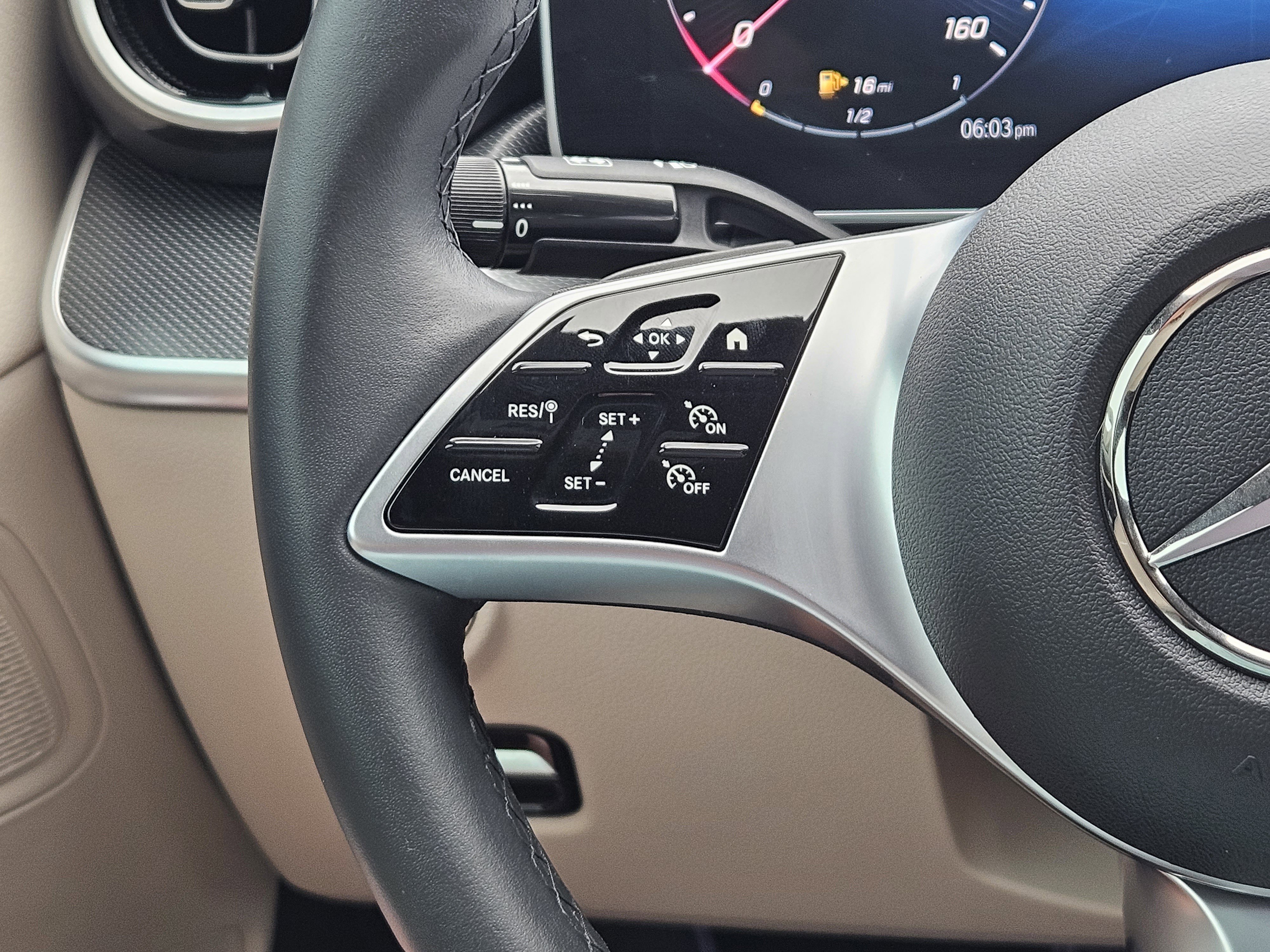 Used 2025 Mercedes-Benz C 300 4MATIC Sedan image 28