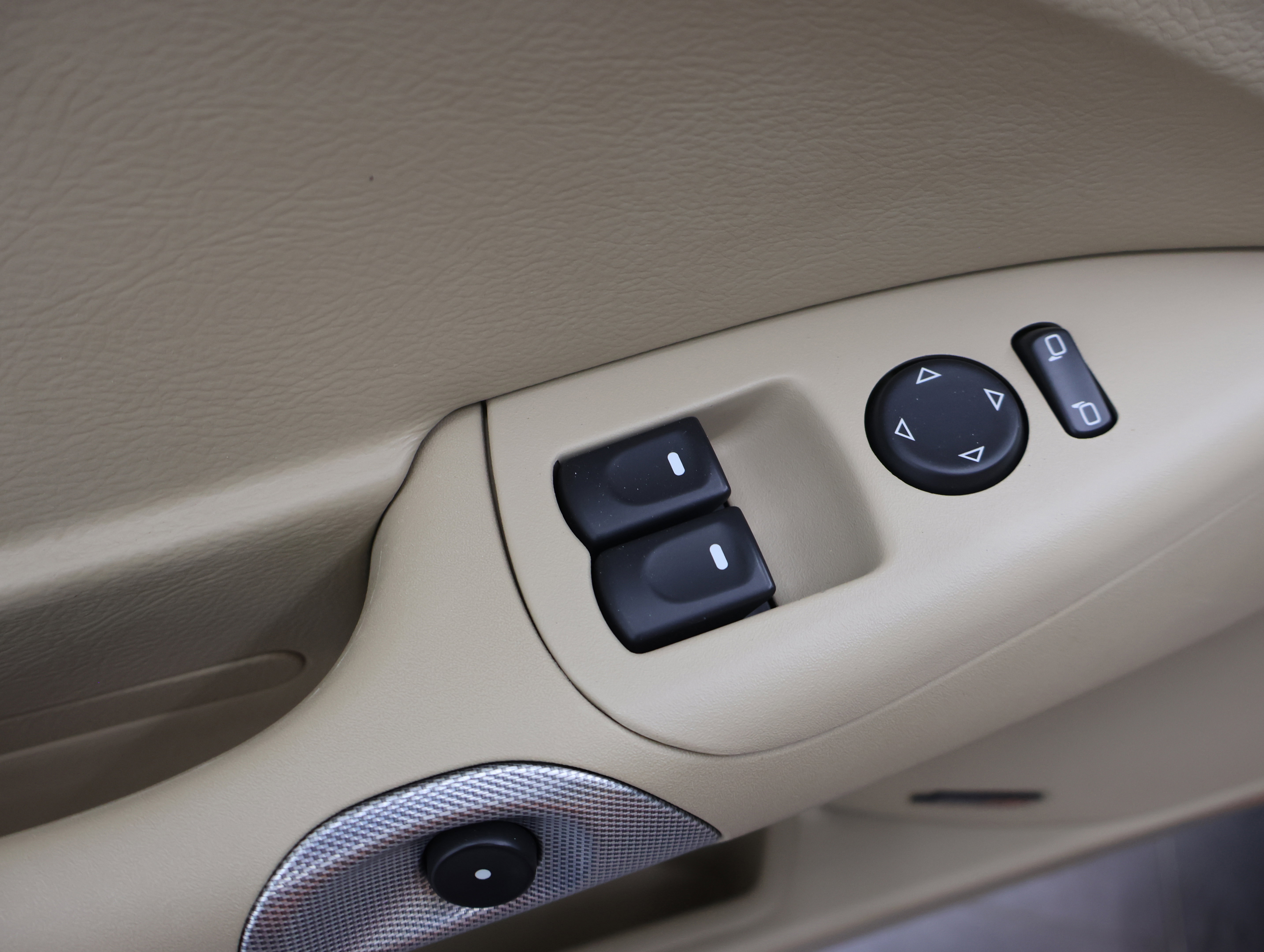 Used 2007 Chevrolet Corvette Convertible w/ Preferred Equipment Group image 30