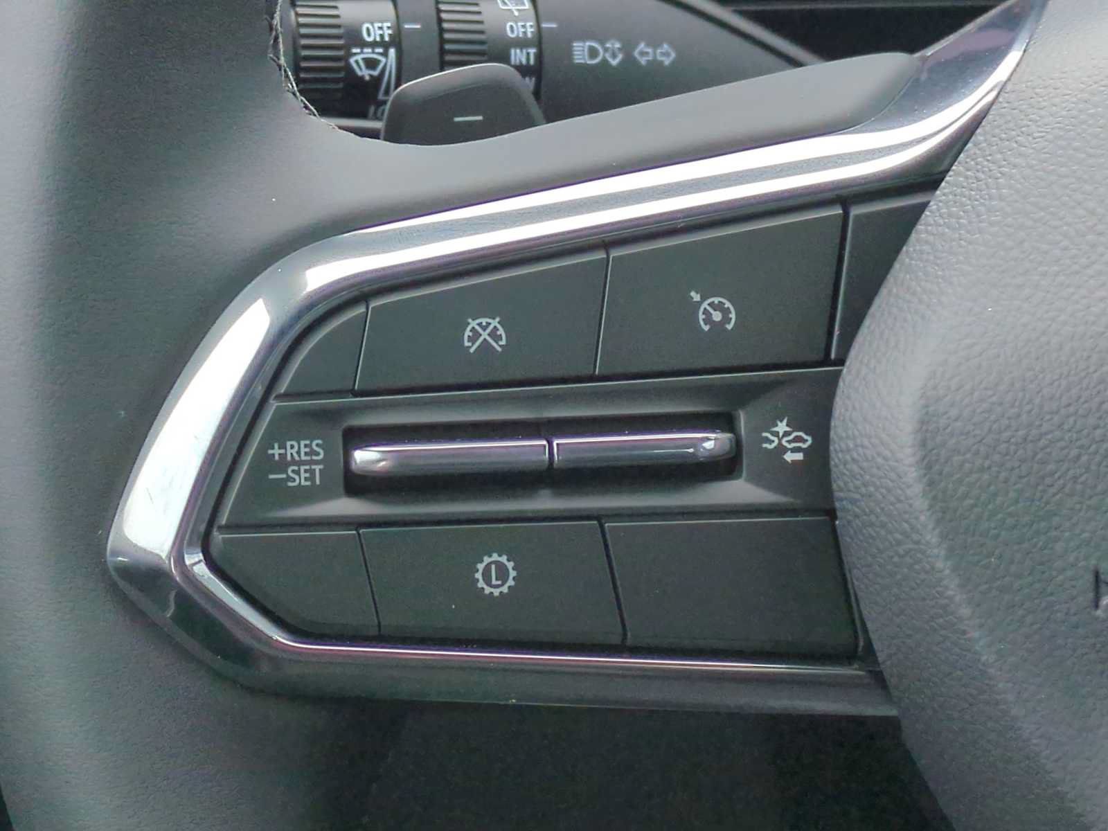 New 2027 Chevrolet Equinox LT w/ Convenience Package II FWD image 15