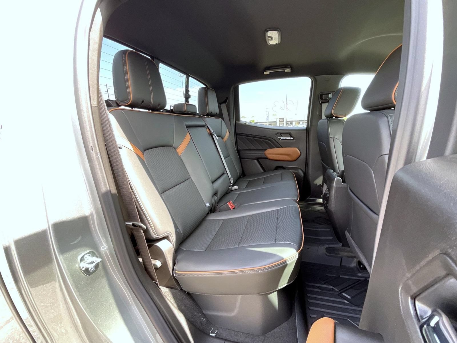 New 2026 GMC Canyon AT4 w/ AT4 Premium Package AWD/4WD image 18