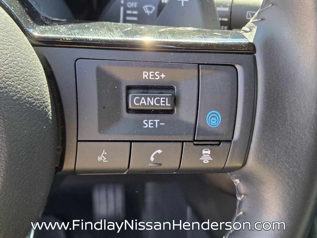 Used 2025 Nissan Pathfinder SL image 32