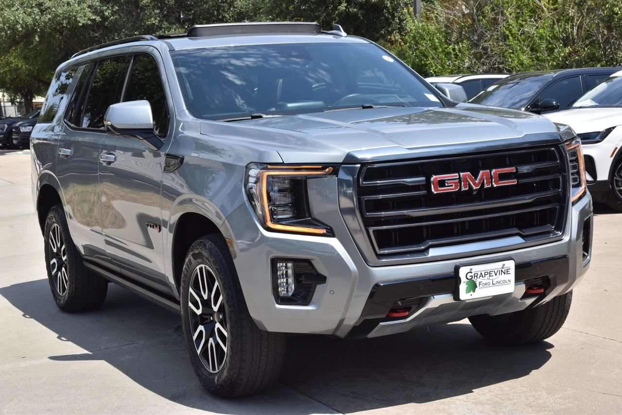 Used 2024 GMC Yukon AT4 w/ Technology Package AWD/4WD image 4