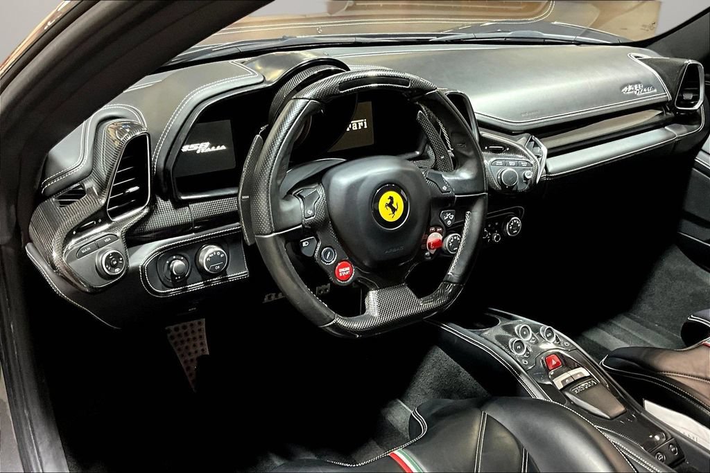 Used 2015 Ferrari 458 Italia Coupe RWD image 15