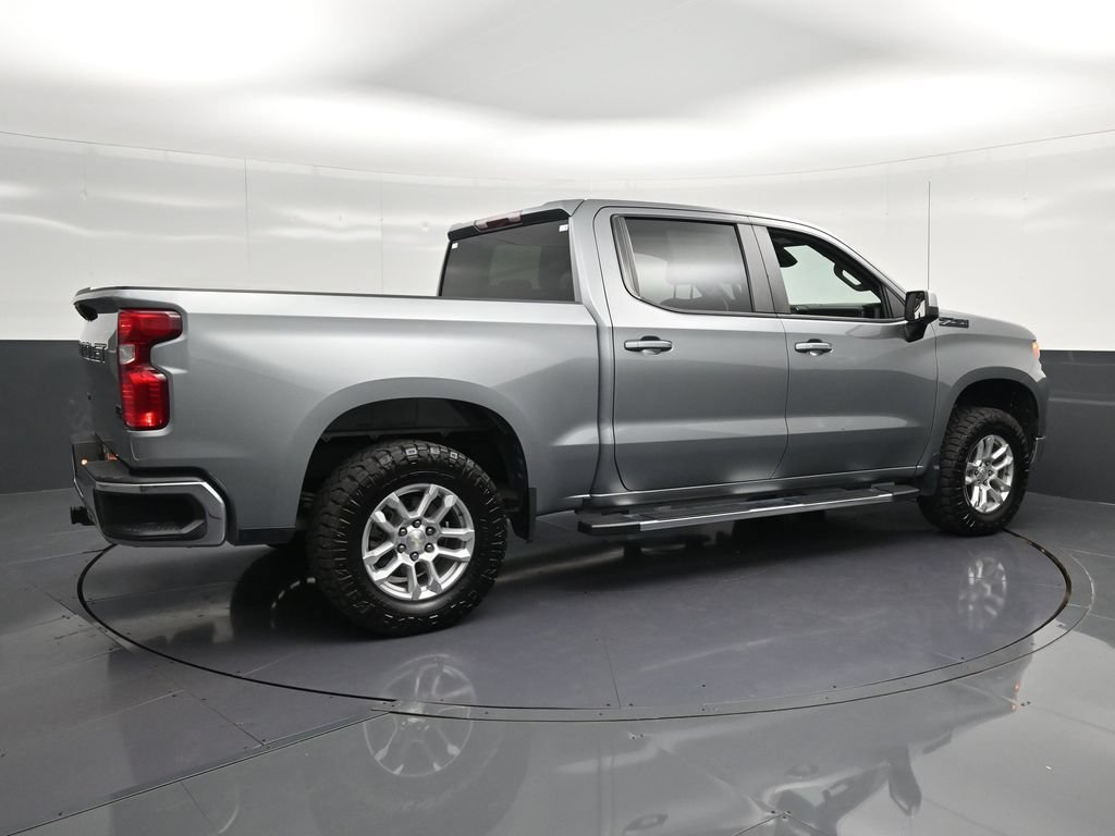 Used 2023 Chevrolet Silverado 1500 LT w/ Z71 Off-Road Package AWD/4WD image 3