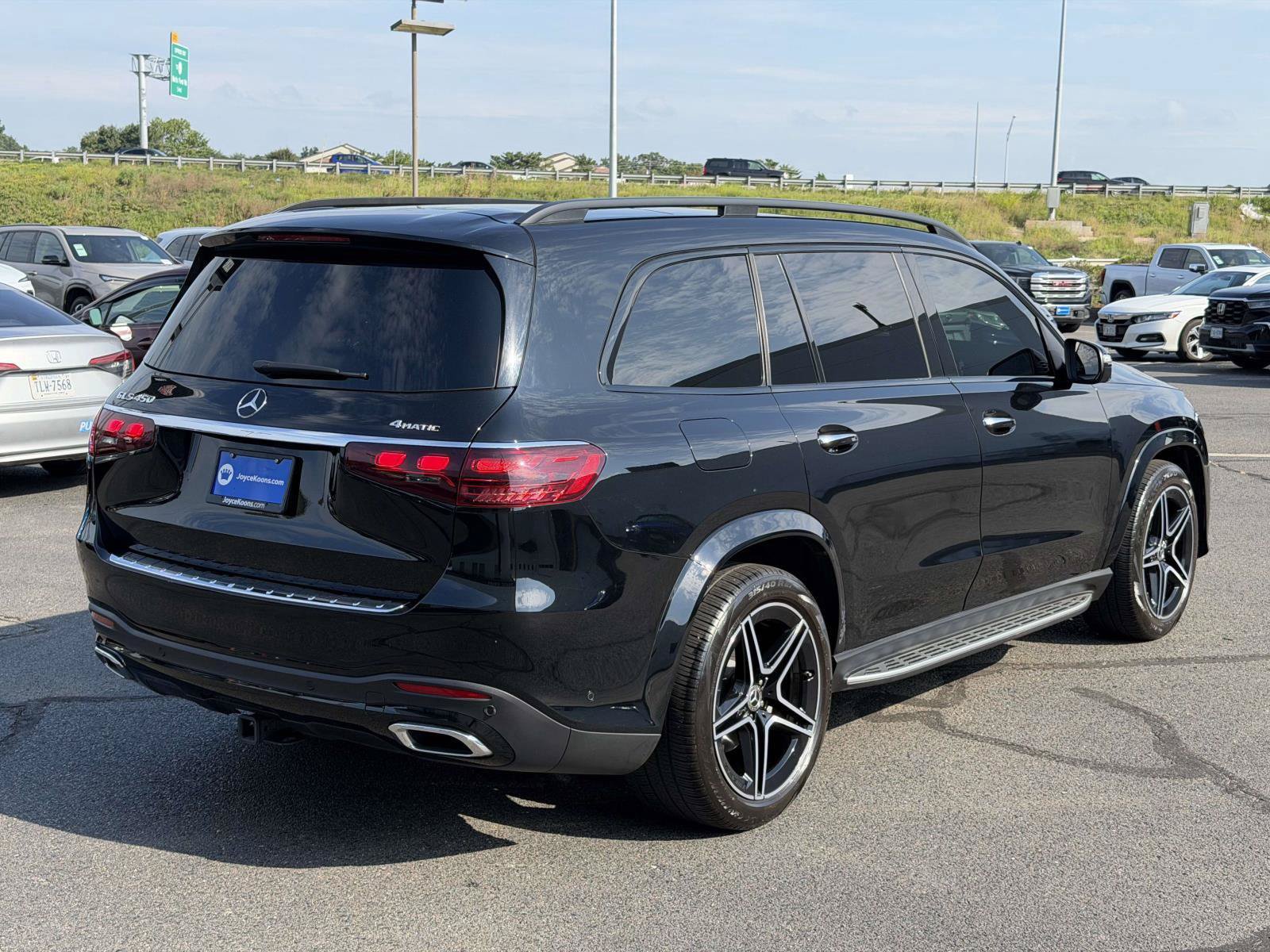 Used 2024 Mercedes-Benz GLS 450 4MATIC image 2