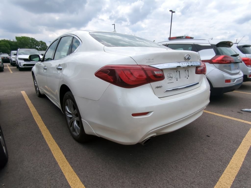 Used 2016 INFINITI Q70 3.7 AWD/4WD image 4