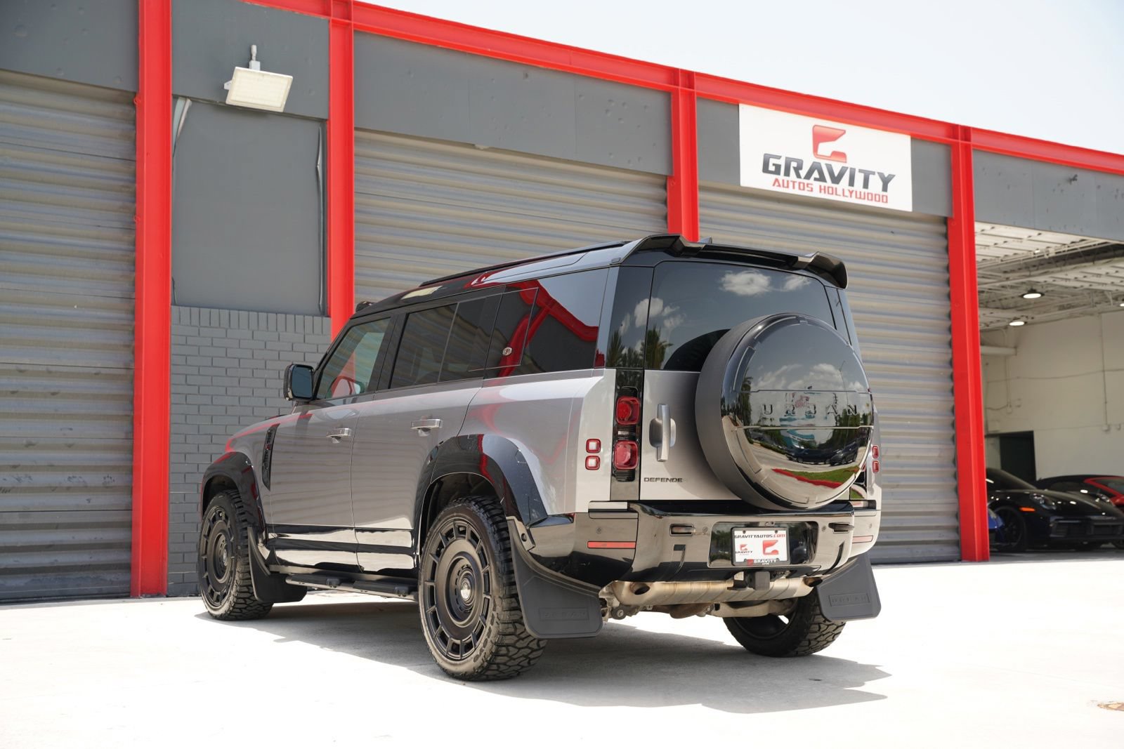 Used 2023 Land Rover Defender 110 X-Dynamic SE AWD/4WD image 15