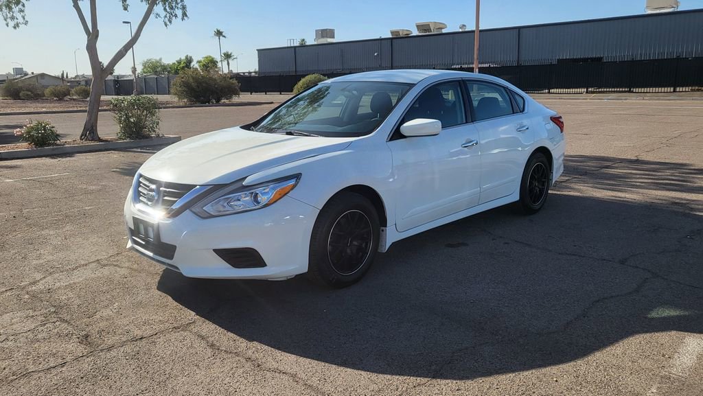 Used 2017 Nissan Altima 2.5 S w/ Power Driver Seat Package FWD image 4