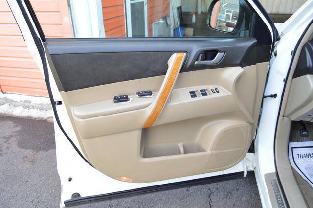 Used 2010 Toyota Highlander 4WD Hybrid w/ Extra Value Pkg 2 image 40