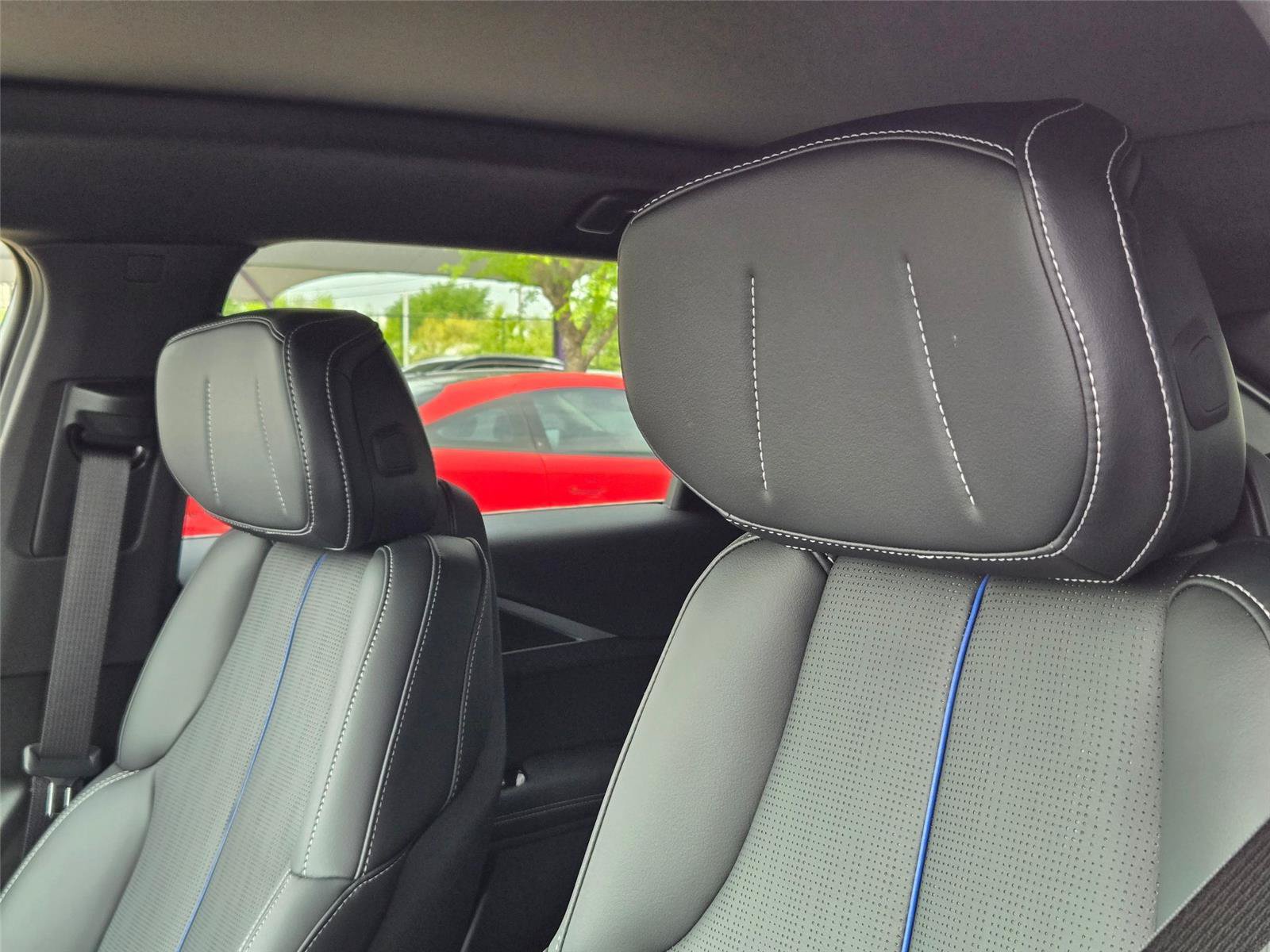 New 2026 Cadillac Lyriq Luxury w/ LPO, Floor Liner Package AWD/4WD image 12