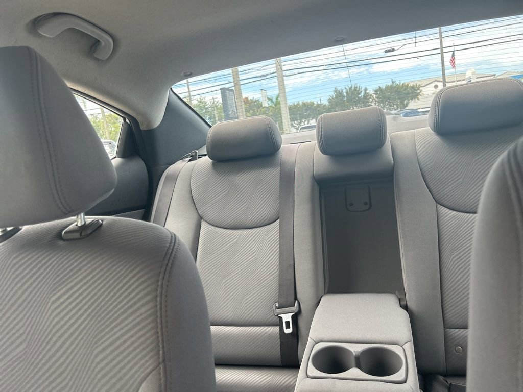 Used 2013 Hyundai Elantra GLS w/ Preferred Pkg FWD image 21