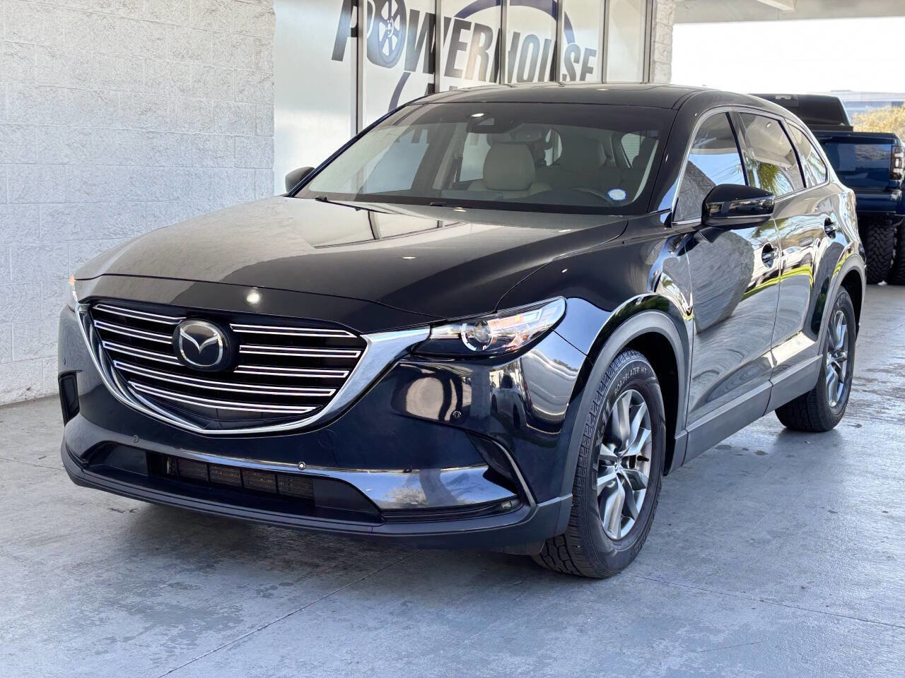 Used 2021 MAZDA CX-9 Touring w/ Touring Premium Package FWD image 2