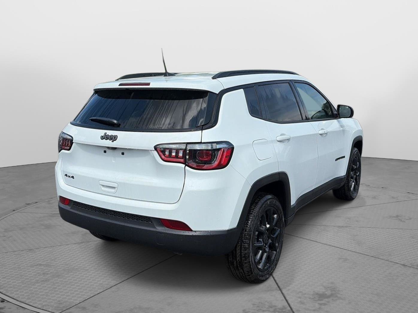 New 2026 Jeep Compass Latitude AWD/4WD image 5