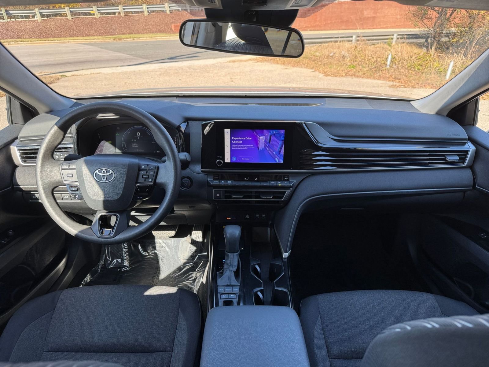 Used 2025 Toyota Camry LE image 28