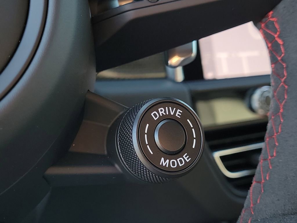 New 2026 Porsche Macan GTS image 39