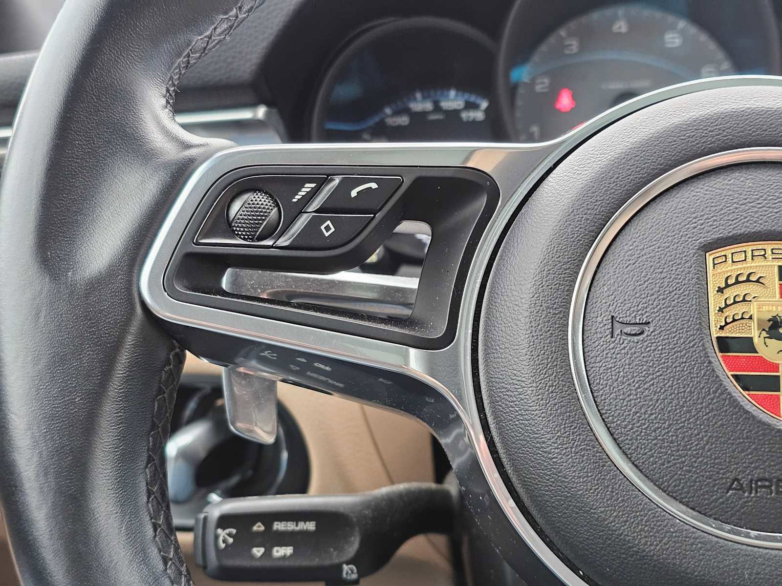 Used 2019 Porsche Macan S image 32