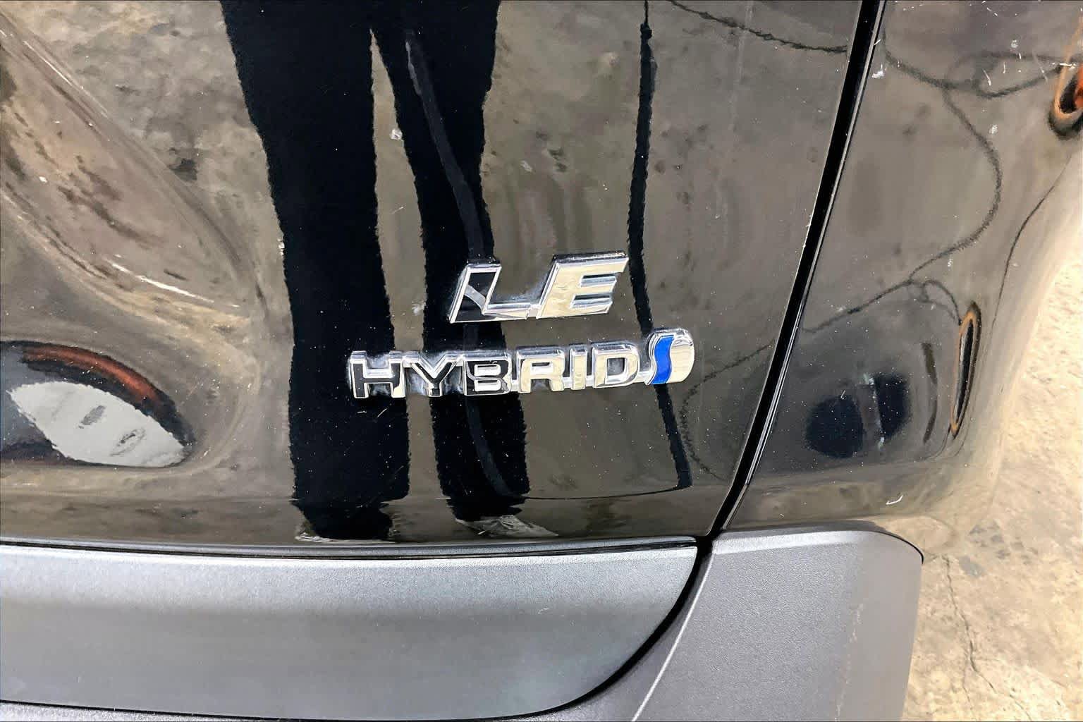 Certified 2024 Toyota RAV4 LE AWD/4WD image 10