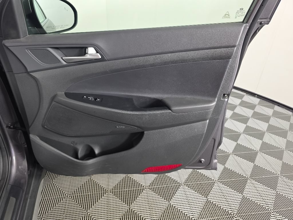 Used 2021 Hyundai Tucson Limited w/ Cargo Package AWD/4WD image 36