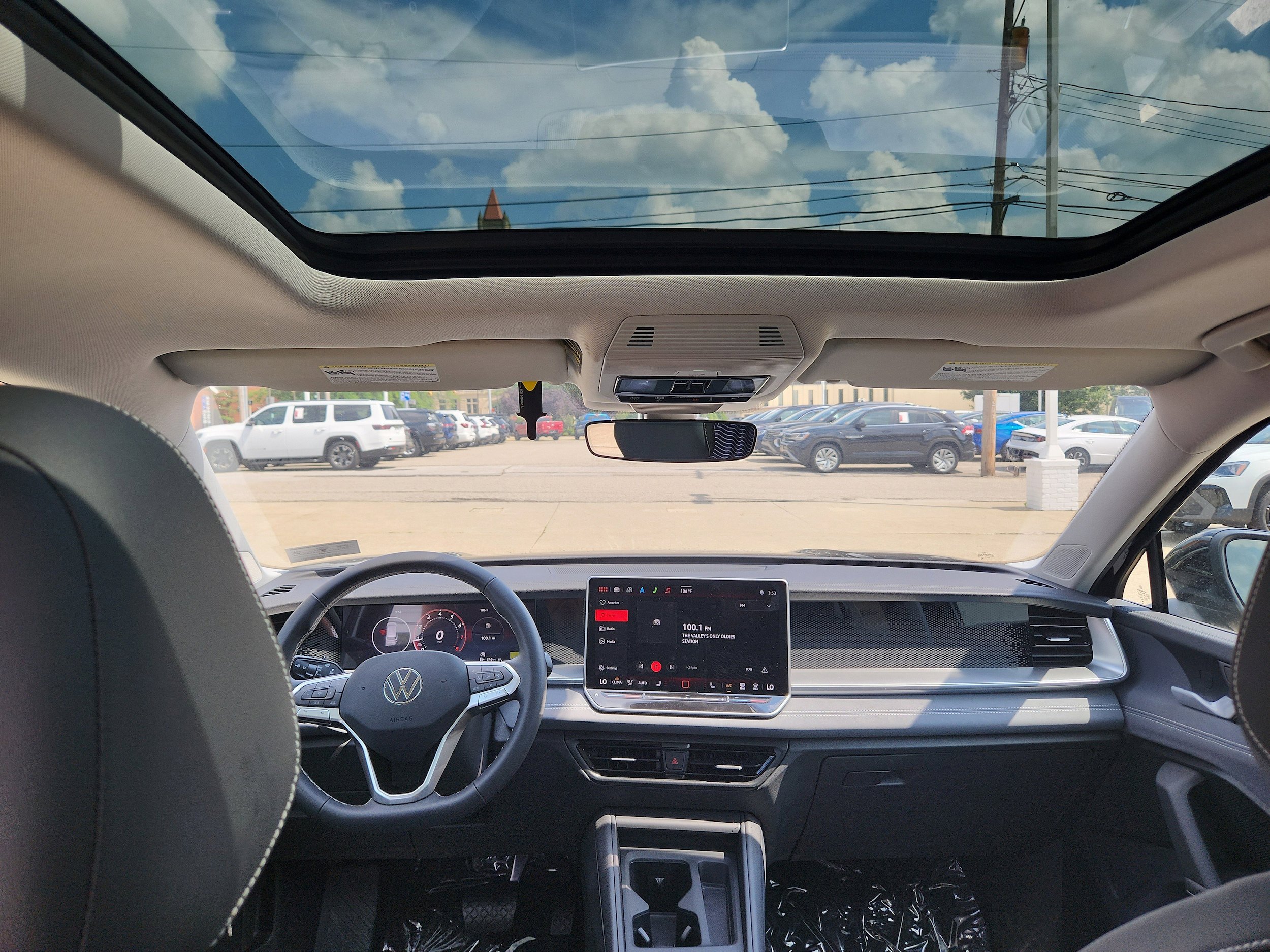 New 2025 Volkswagen Tiguan SE AWD/4WD image 13