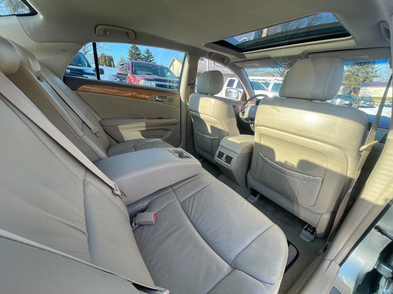 Used 2005 Toyota Avalon XLS image 28