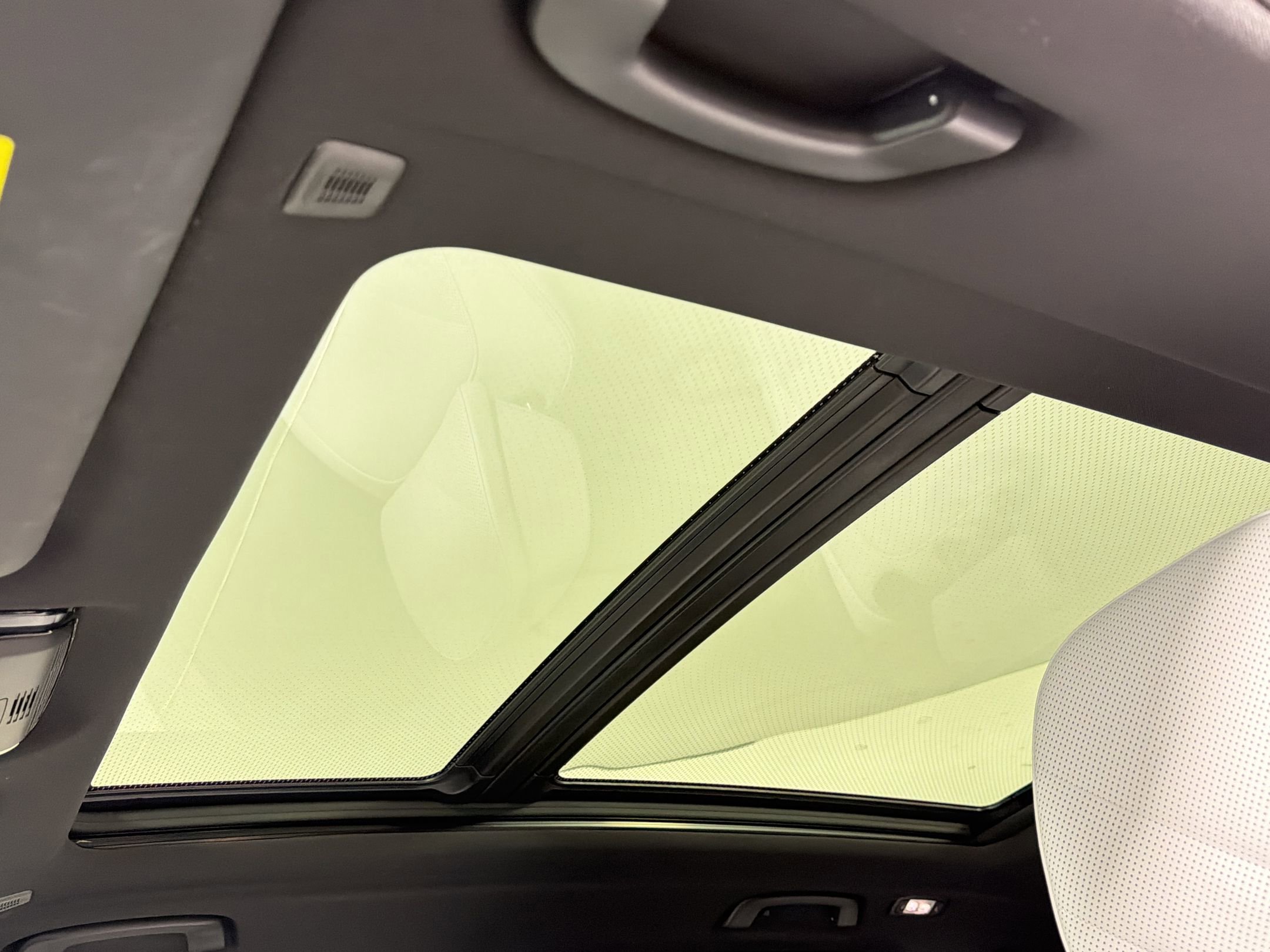 Used 2024 BMW X5 M60i w/ Executive Package image 16