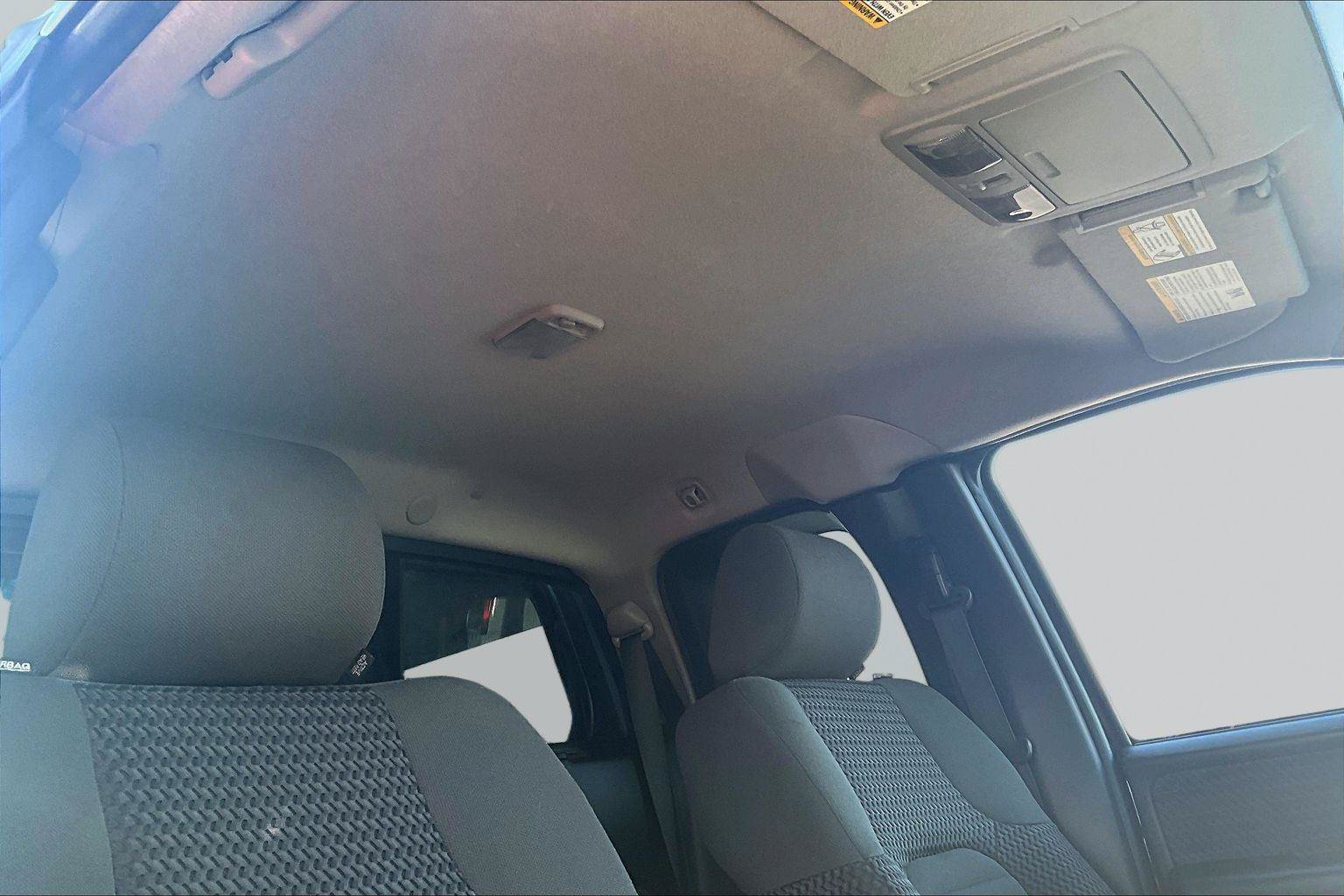 Used 2005 Nissan Frontier LE AWD/4WD image 24