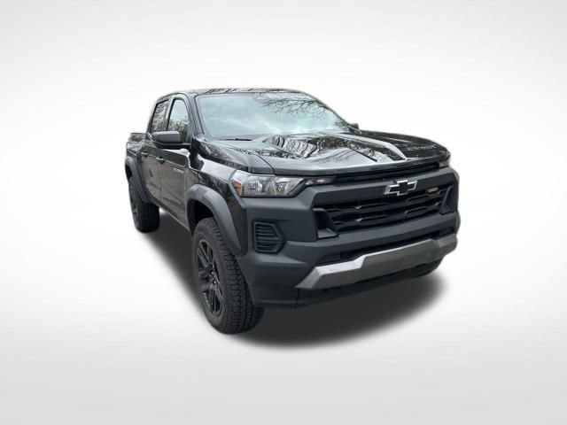 Used 2024 Chevrolet Colorado Trail Boss w/ Advanced Trailering Package AWD/4WD image 8