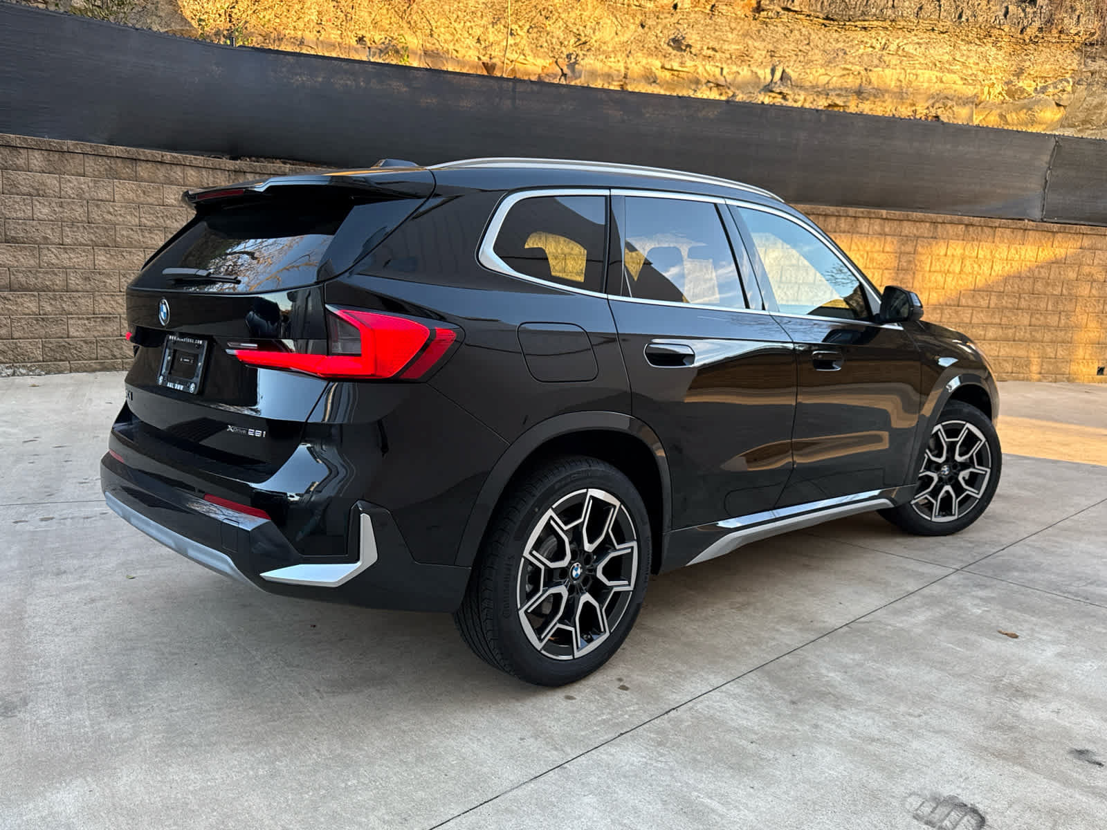Used 2026 BMW X1 xDrive28i w/ Convenience Package AWD/4WD image 3